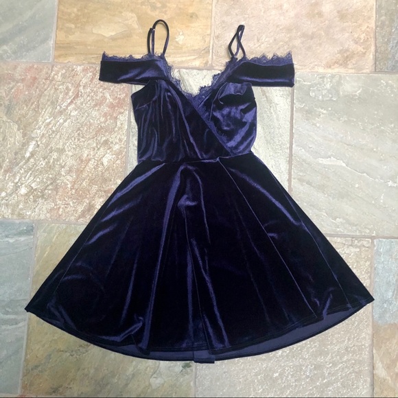 Lulu’s Midnight Blue Velvet Dress - Picture 5 of 11